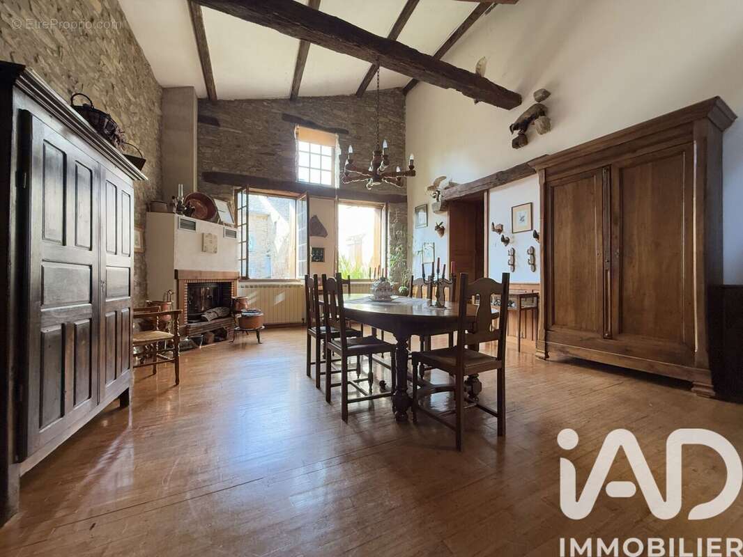 Maison 227 m² à Sauveterre-De-Rouergue  - photo 5