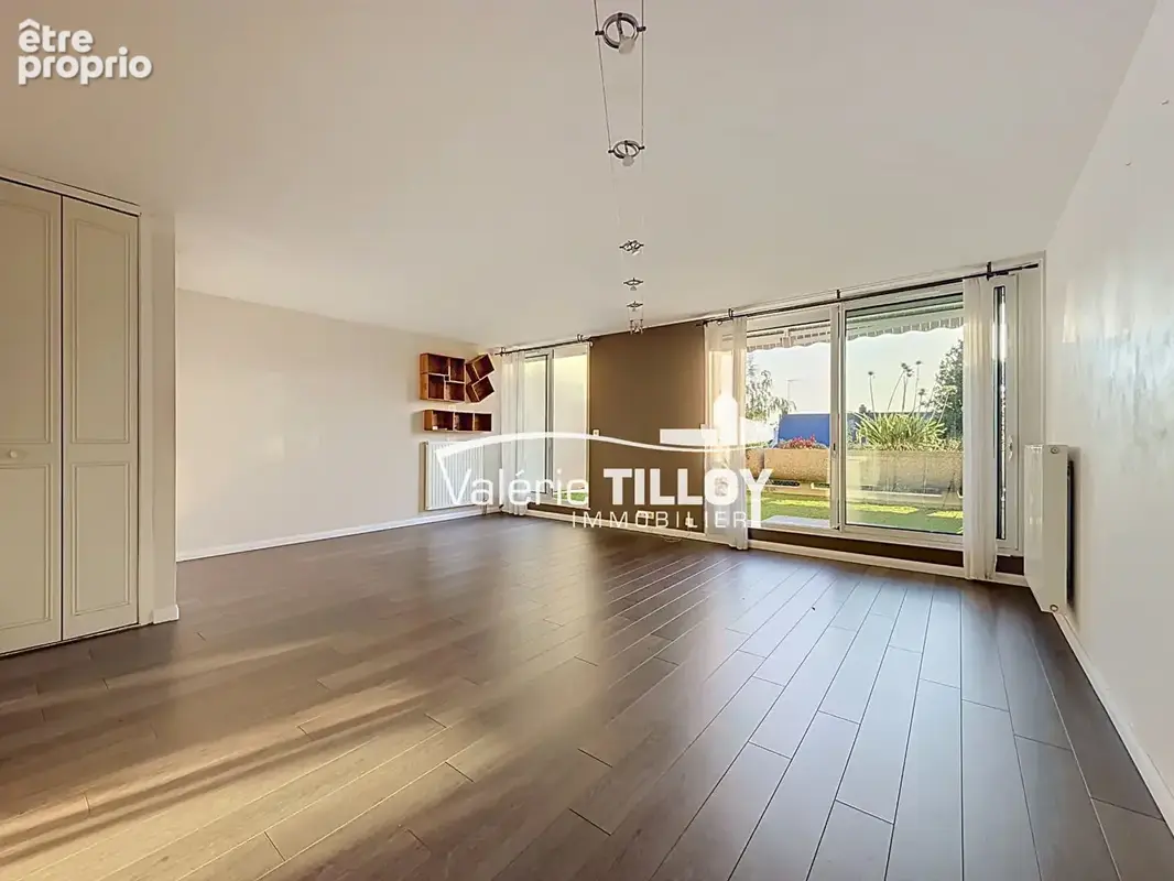 Bruz appartement de 77 m² en plein centre-ville avec 2 chambres terrasse de 18 m² sans vis-à-vis et garage - photo 3