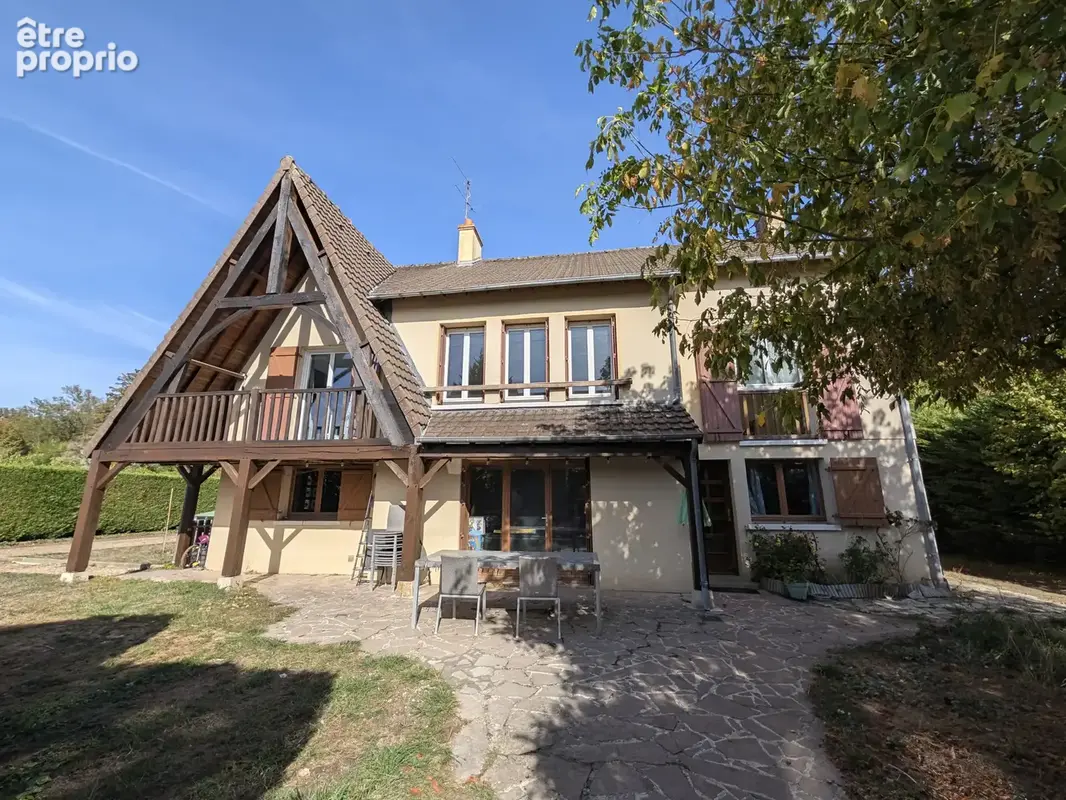 Maison 10 pièces 225 m² · à Ladon · 225 m² · 169 000 €