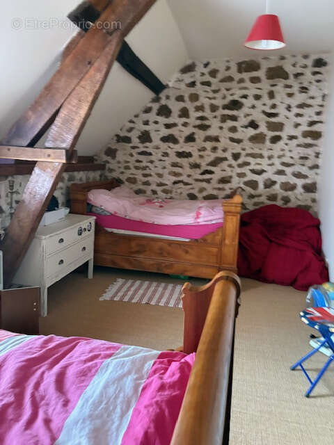 Maison à AMBRIERES-LES-VALLEES