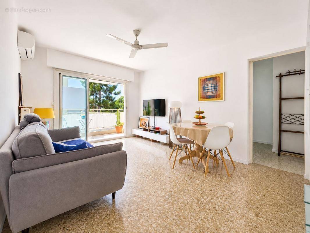 Appartement à LE CANNET