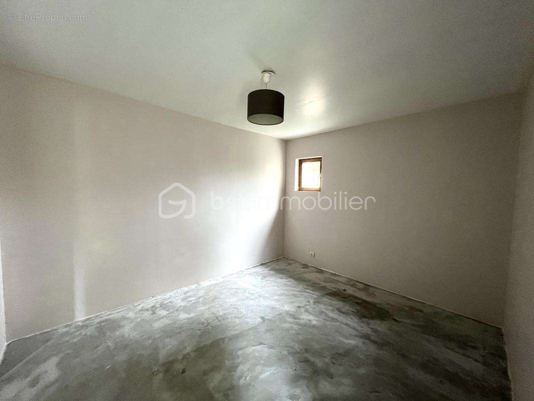 Maison à LA HARENGERE