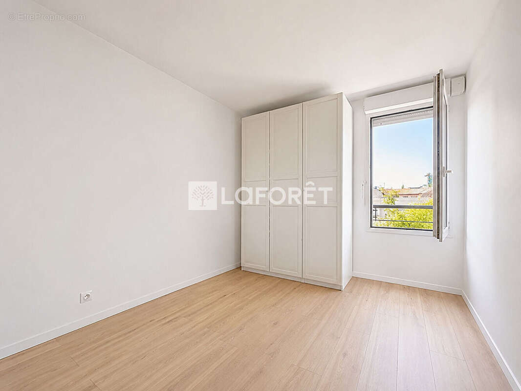 Appartement à SURESNES
