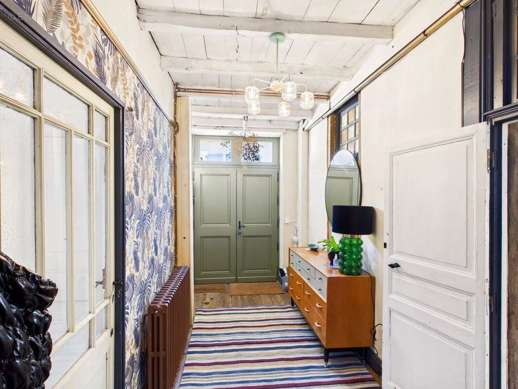 Maison à SALLES-LAVALETTE