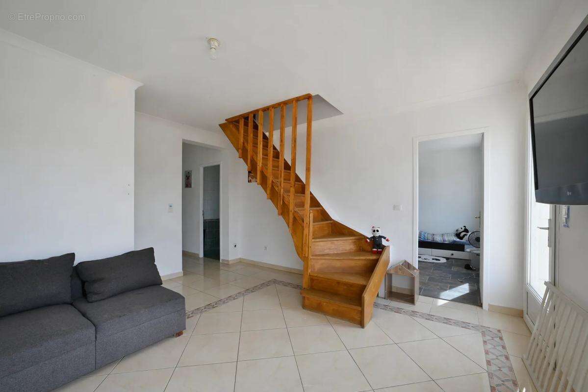 Maison à SAINT-CHRISTOL-LES-ALES