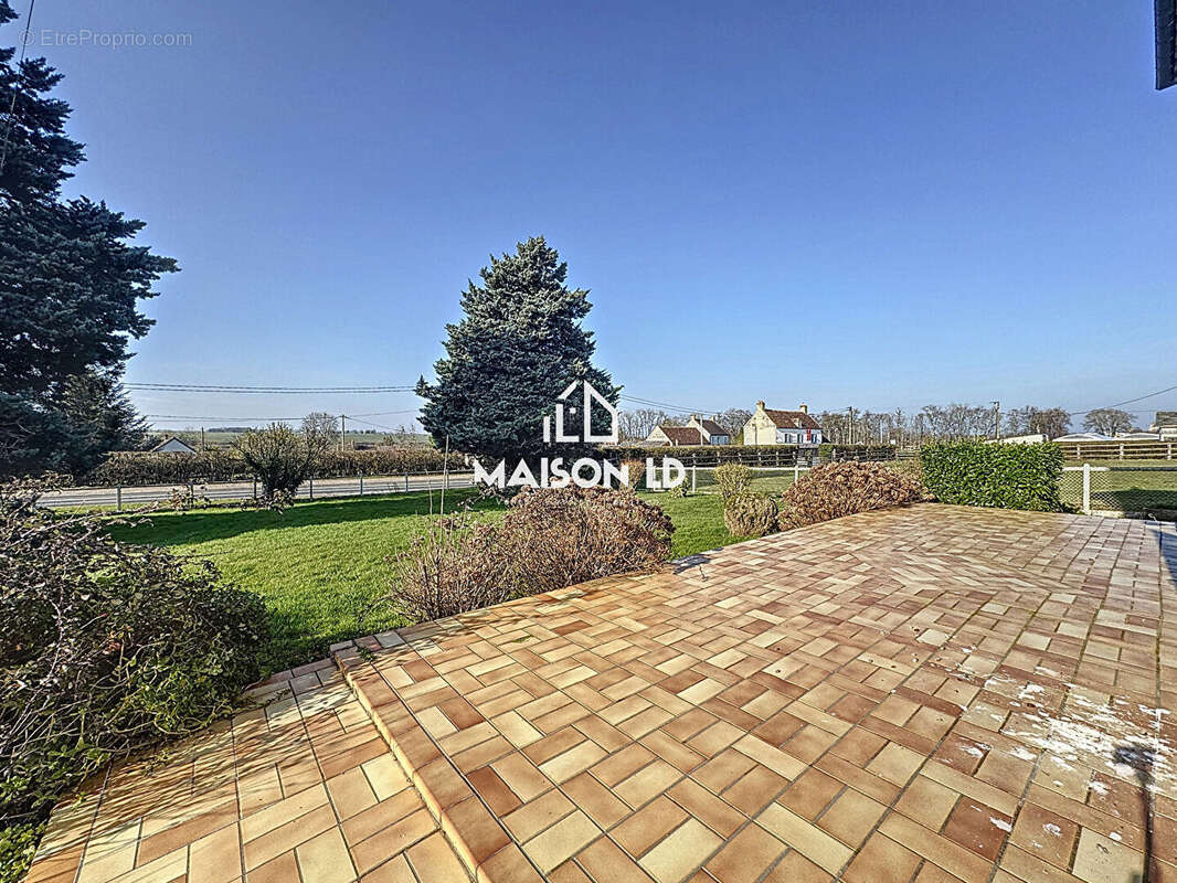 Maison à SAINT-PIERRE-SUR-DIVES