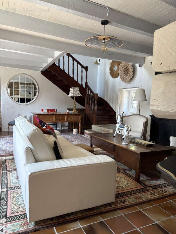 Ensemble immobilier d'exception   2 gîtes avec excellente rentabilité et une magnifique longère en pierre   Pr - photo 8