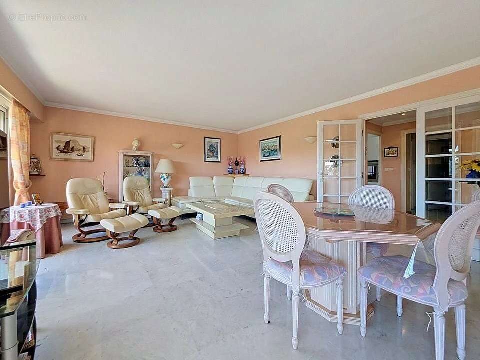 Appartement à LE CANNET