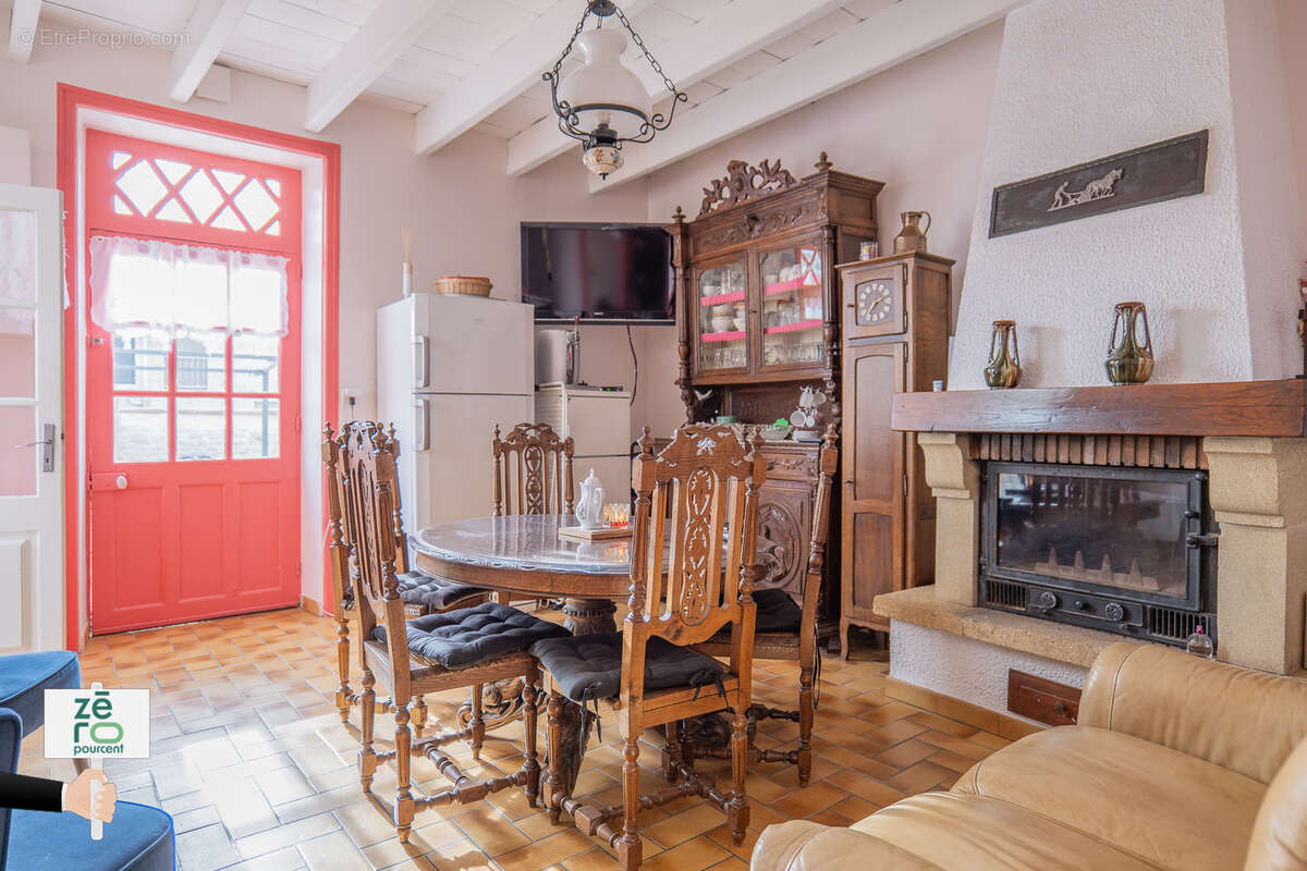 Maison à LES MAGNILS-REIGNIERS