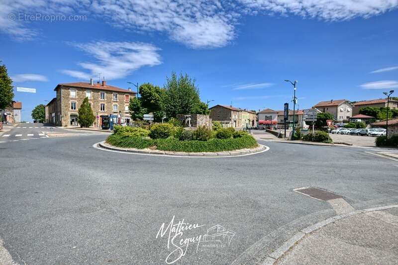 Terrain à SAINT-MARTIN-EN-HAUT