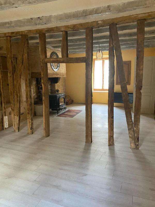 Maison à COGNAC-LA-FORET