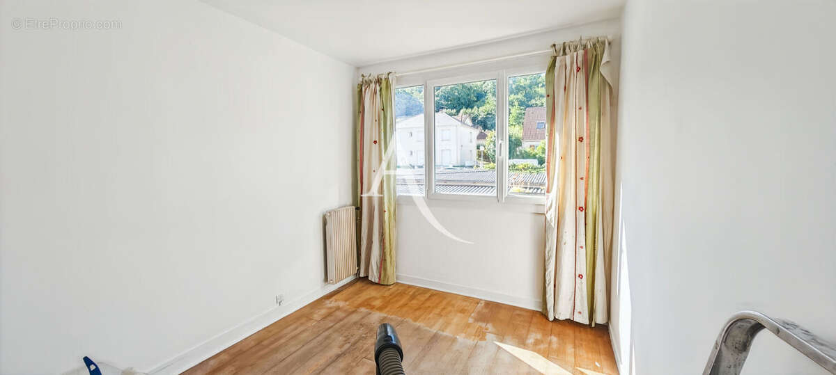 Appartement à SAINT-CYR-L&#039;ECOLE