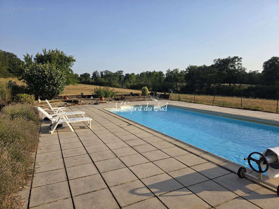 Maison 161 m² à Montbazens  - photo 2