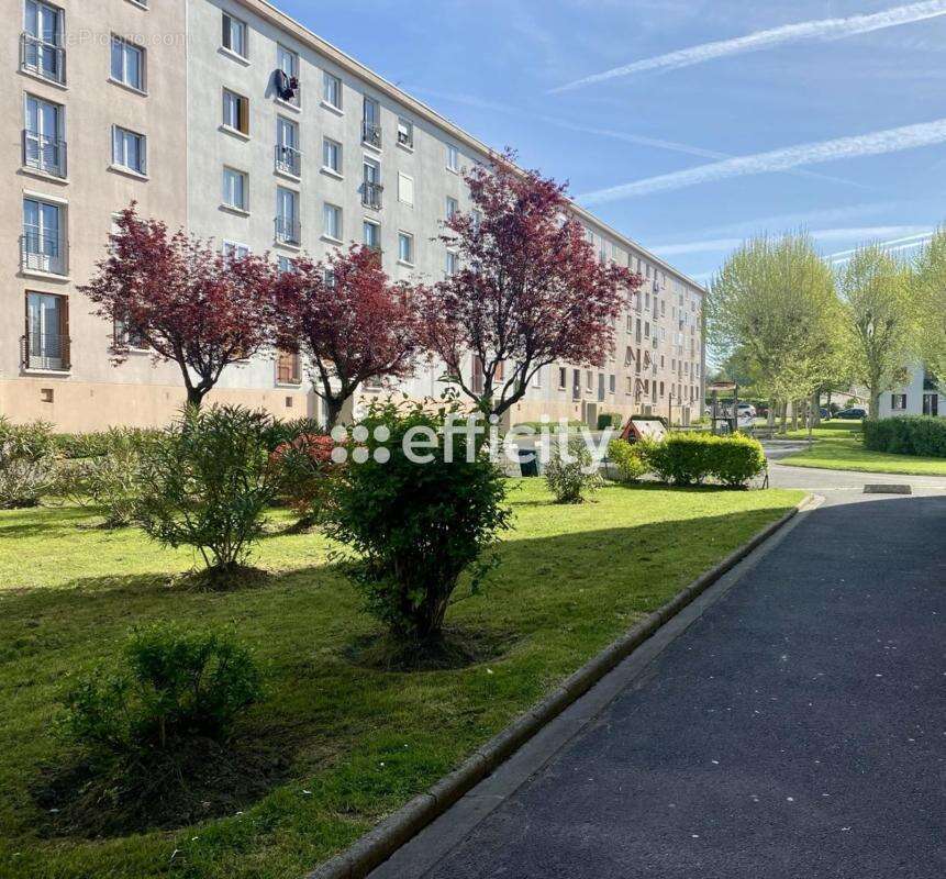 Appartement à LE BLANC-MESNIL