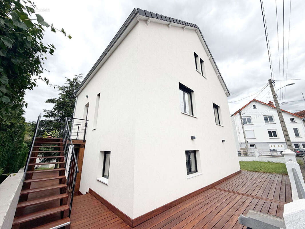 Maison 6 pièces de 141,78 m2 - photo 2