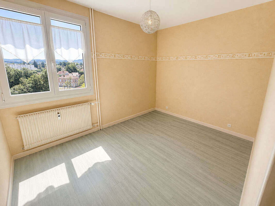 Appartement à RIORGES