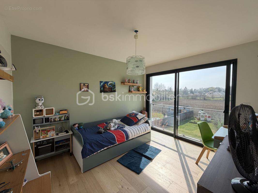 Maison à LA CHAPELLE-SAINT-LUC