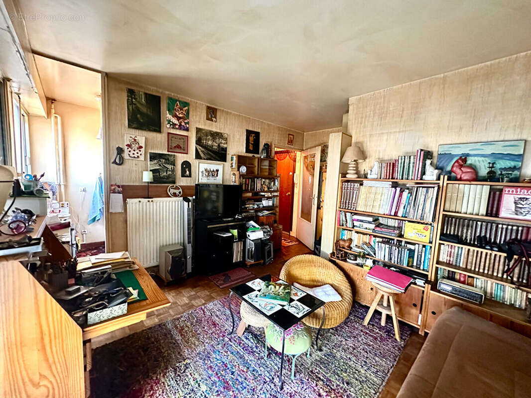 Appartement à COURBEVOIE