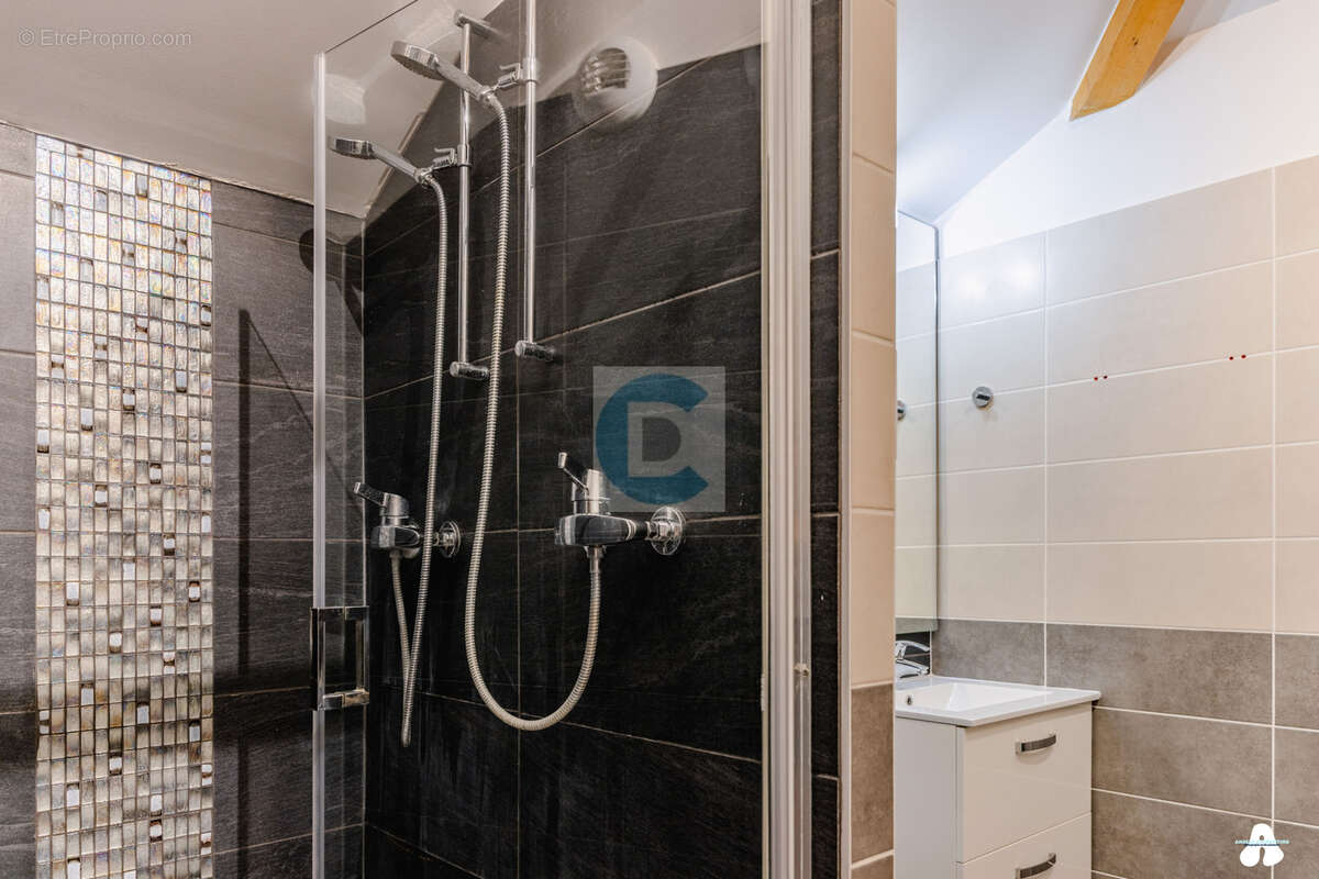 Appartement à ARTHAZ-PONT-NOTRE-DAME
