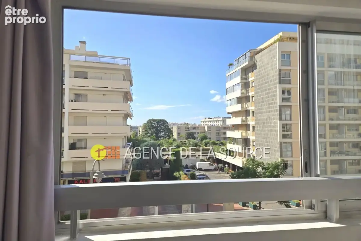 Appartement 1 pièce 34 m² à vendre à Cannes (06400) - photo 2