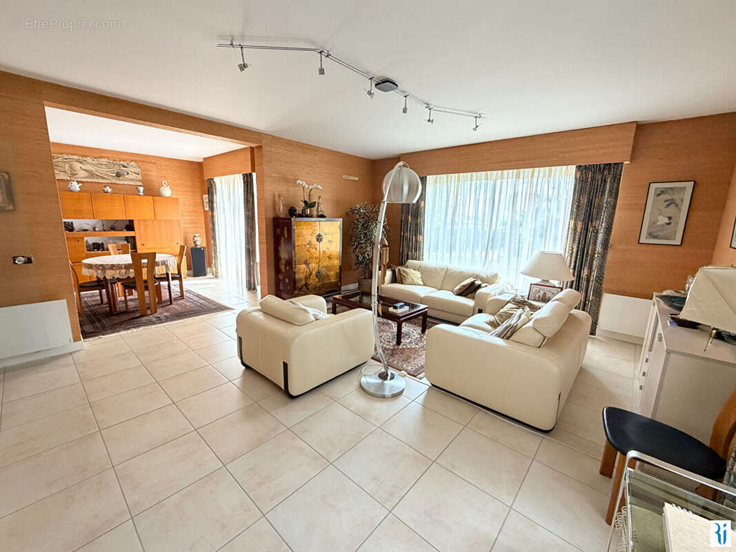 Maison 194 m² à Bonsecours  - photo 4