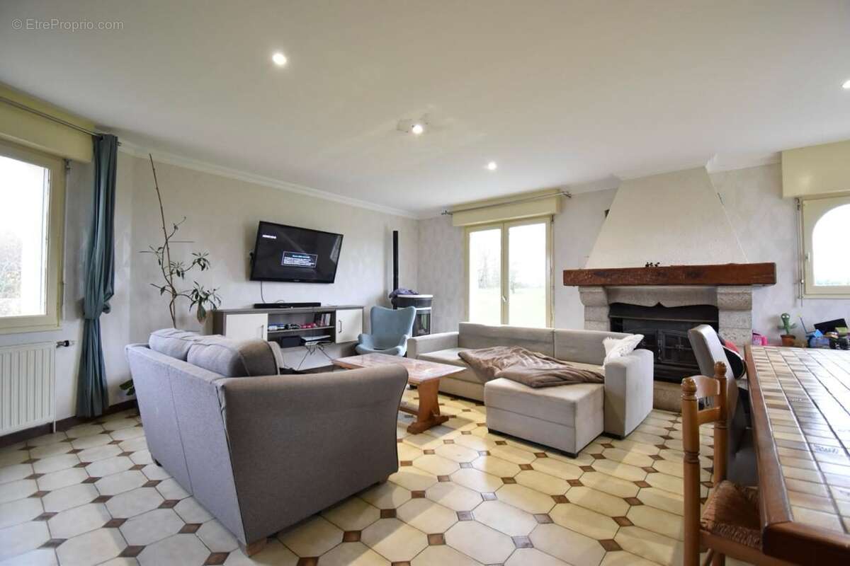 Maison à MOREAC
