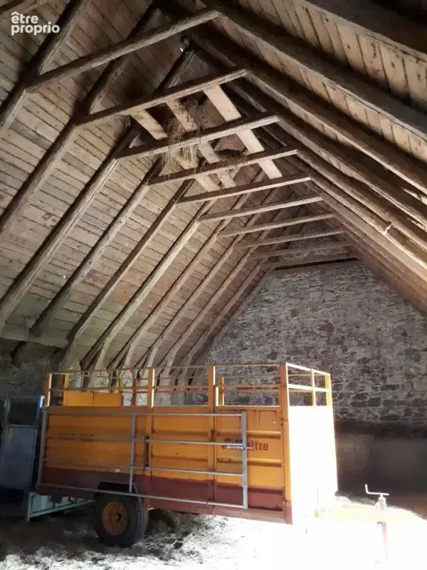 Beau corps de ferme de 260 m2 à aménager avec jardin - photo 8