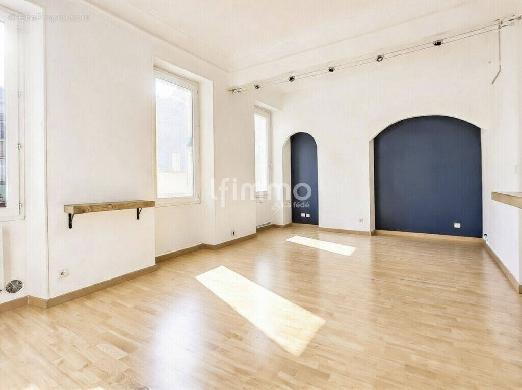 Appartement à MARSEILLE-1E