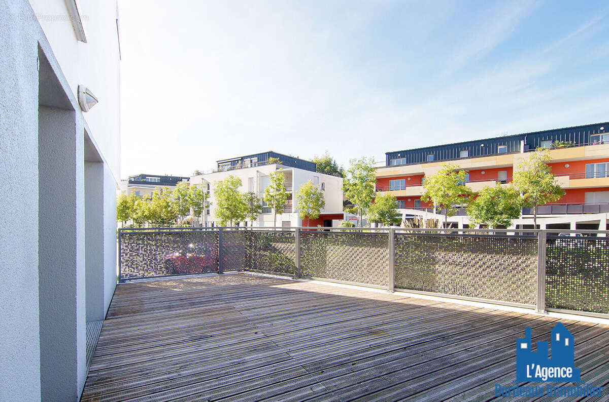 Appartement à VILLENAVE-D&#039;ORNON