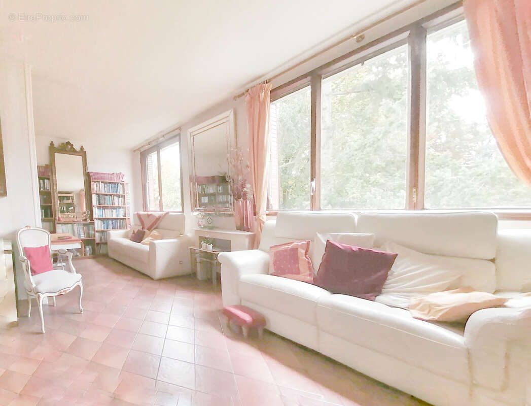 Appartement à L'ETANG-LA-VILLE