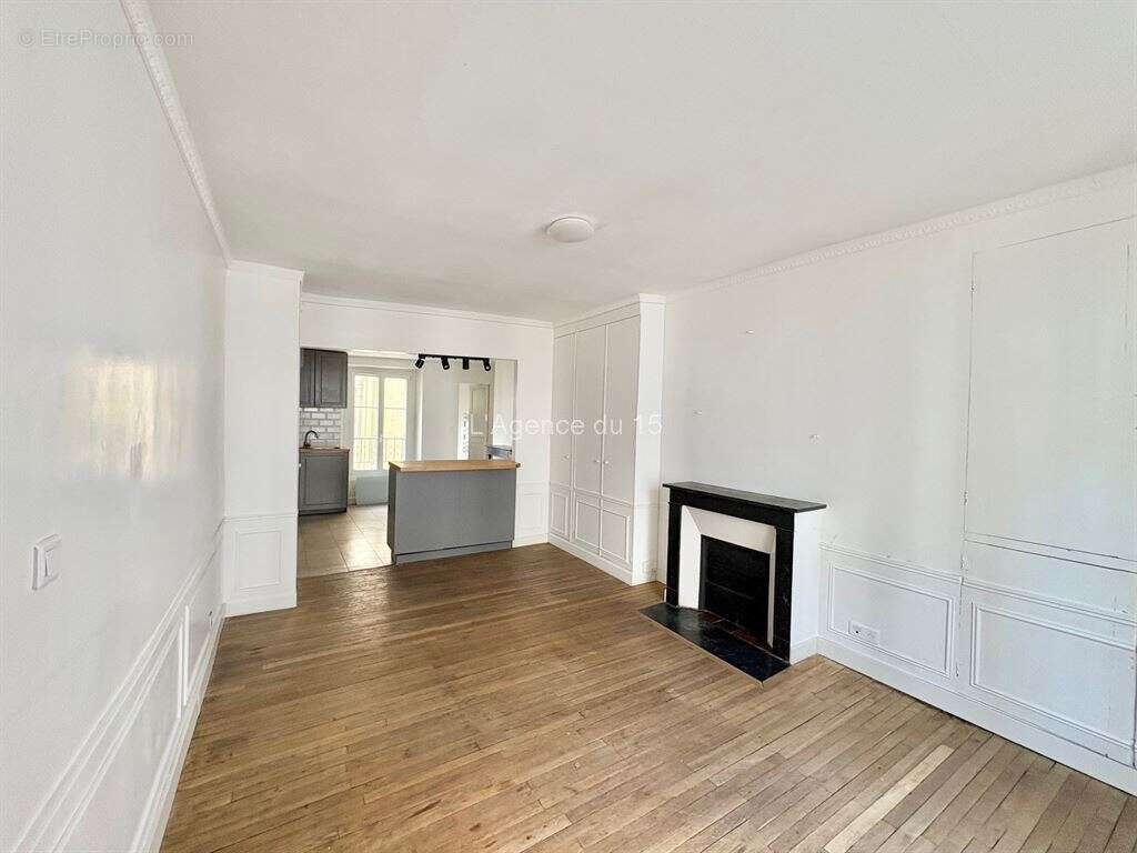 Appartement à PARIS-15E
