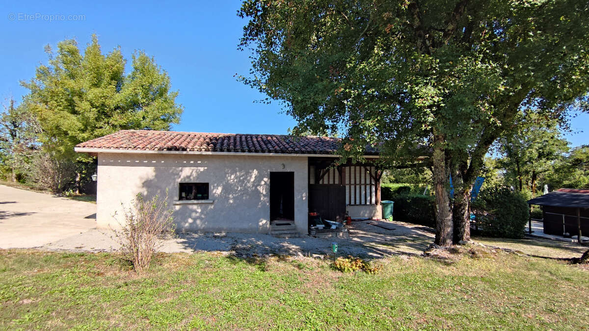 Maison à VILLESEQUE