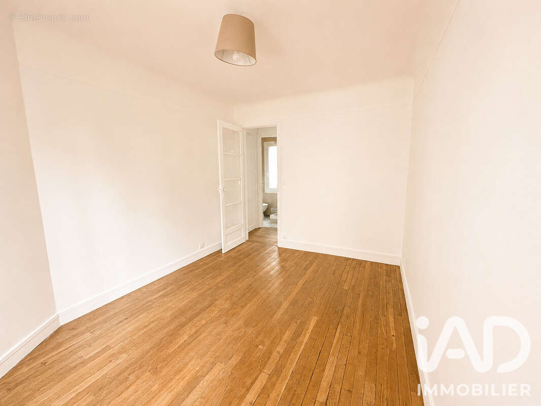 Photo 2 - Appartement à COURBEVOIE