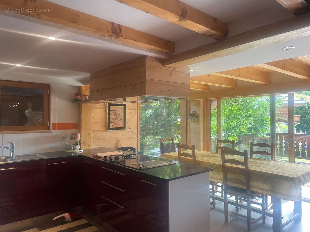 Maison à DEMI-QUARTIER