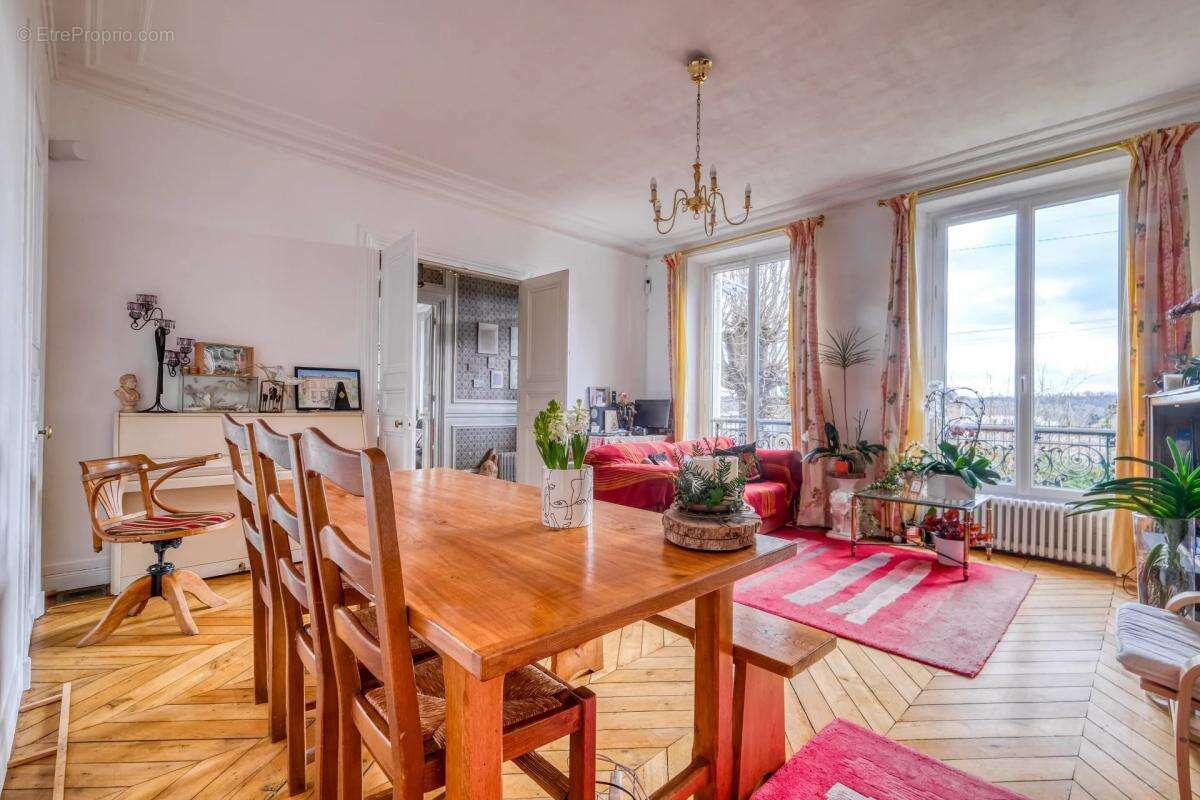 Maison à SAINT-LEU-D&#039;ESSERENT