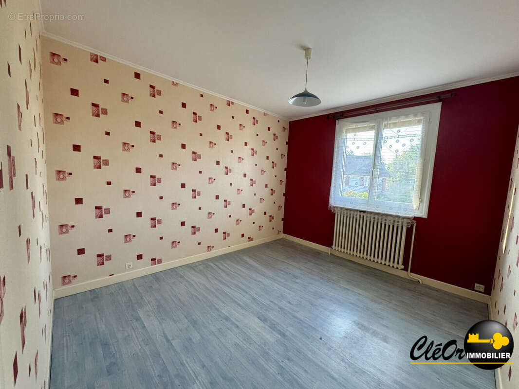 Chambre 1 - Maison à SASSENAY