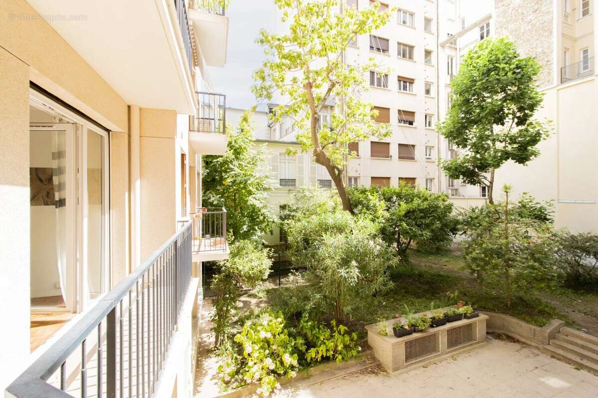 Appartement à PARIS-17E