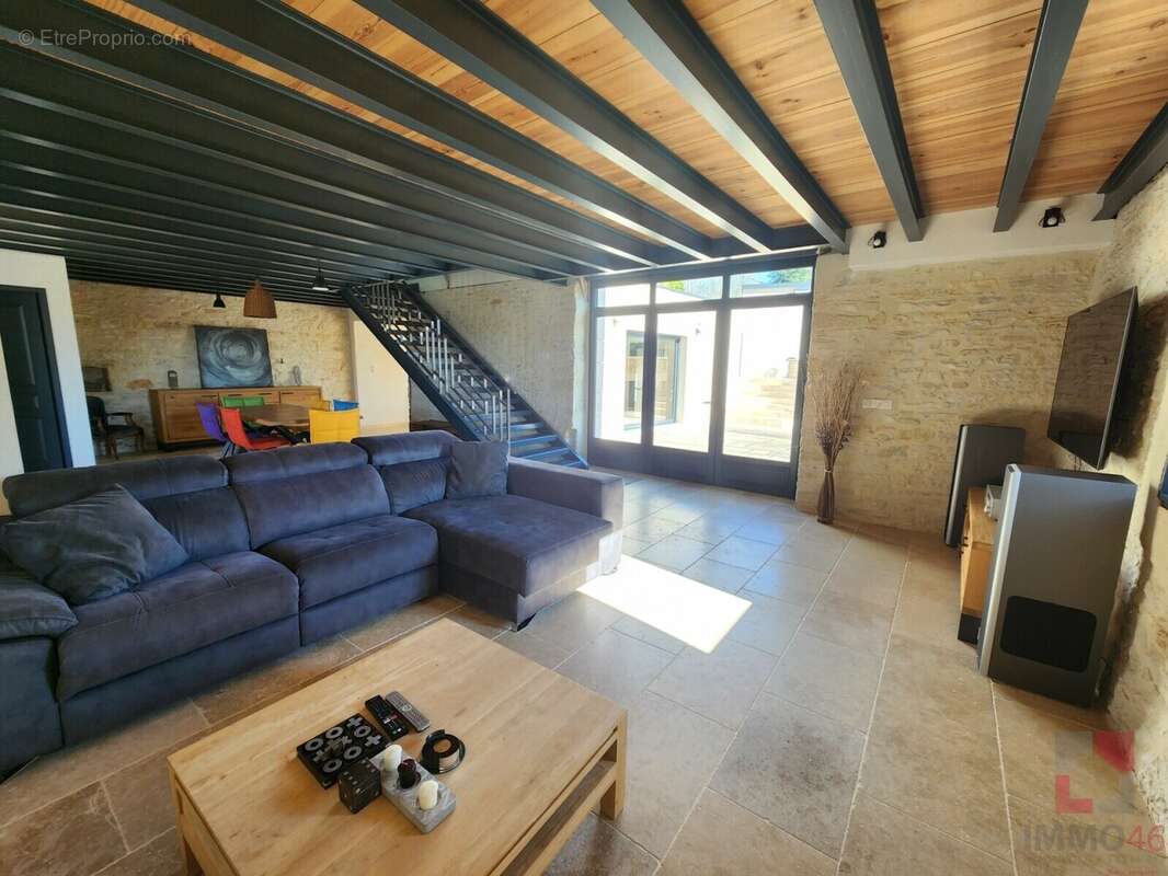 Maison à SALVIAC
