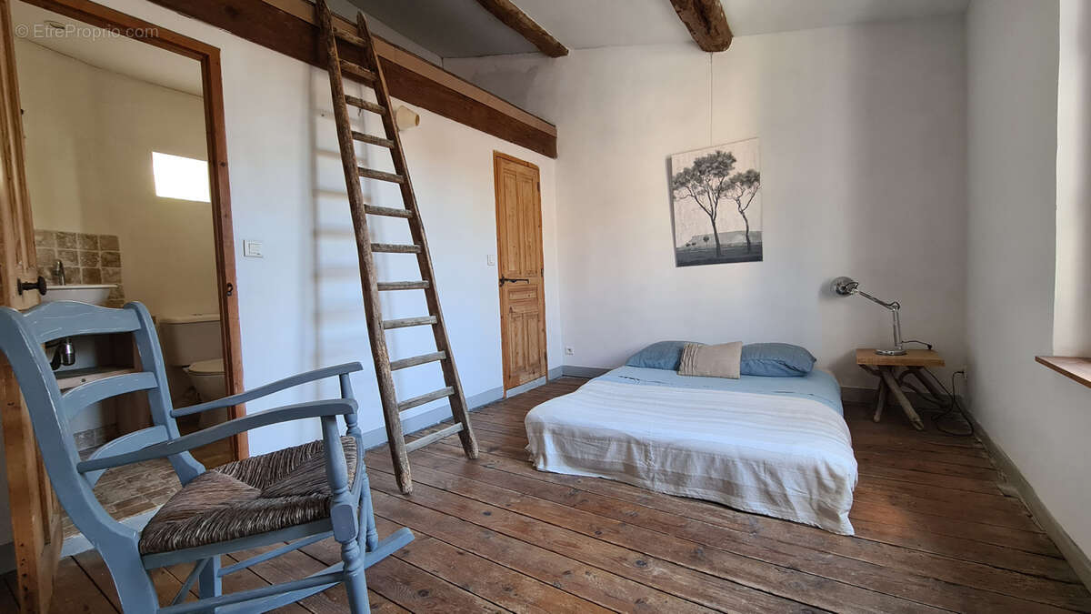Maison à SAINT-QUENTIN-LA-POTERIE