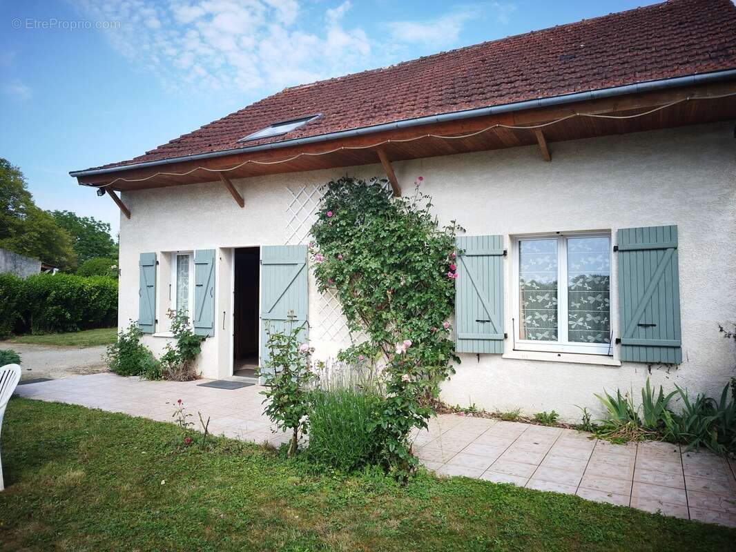 Maison à PONTOUX