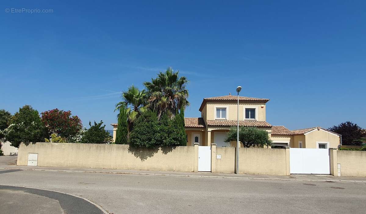 Maison à SAINT-GENIES-DE-FONTEDIT