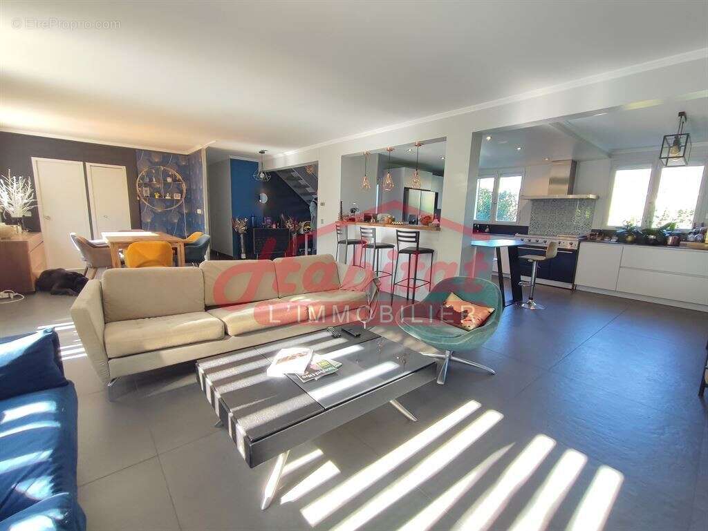 Maison 200 m² à Chelles  - photo 8