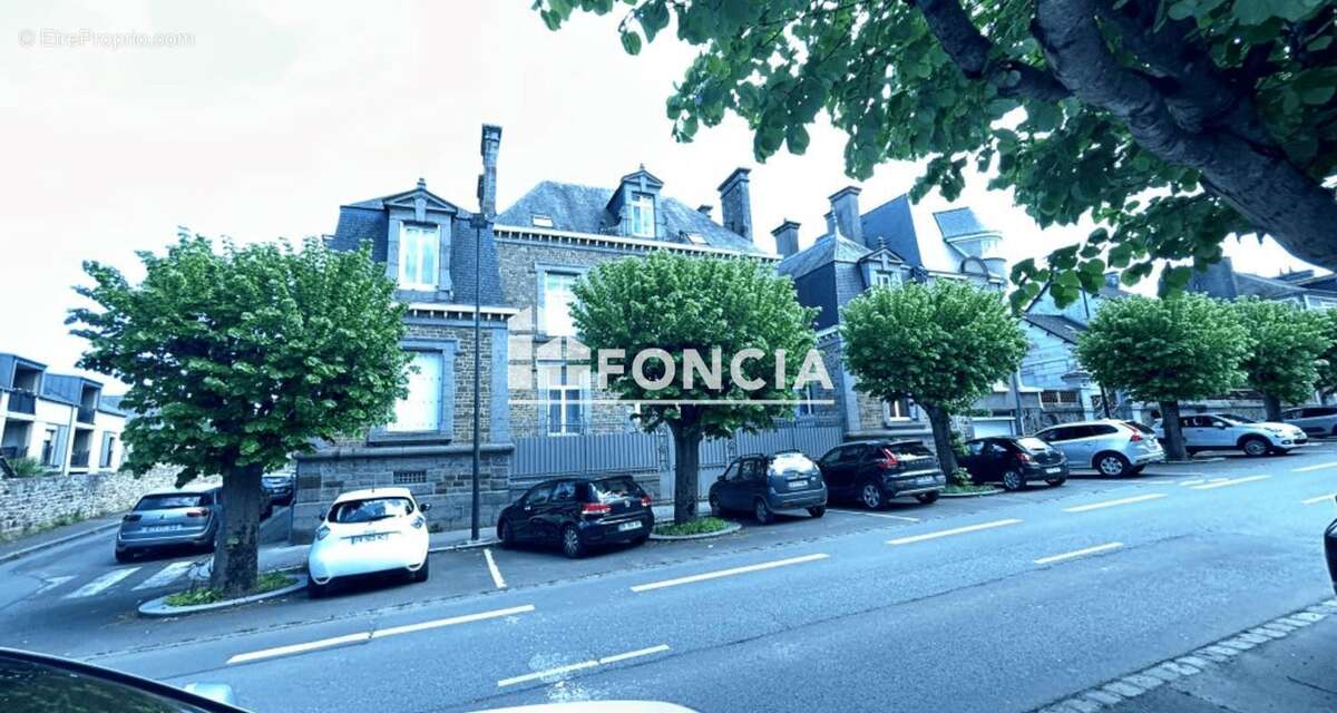 Dol-de-bretagne – centre-ville appartement t2 dans immeuble de caractere - photo 6