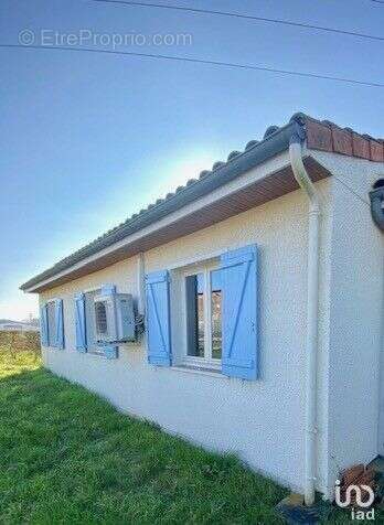 Photo 3 - Commerce à RUFFEC