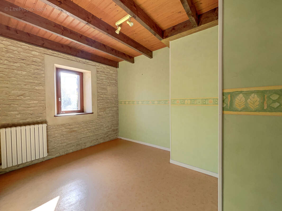 Maison à FONTAINE-HENRY