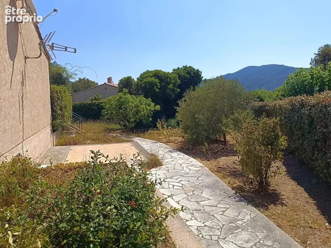 Maison 95 m² à La Mole  - photo 4