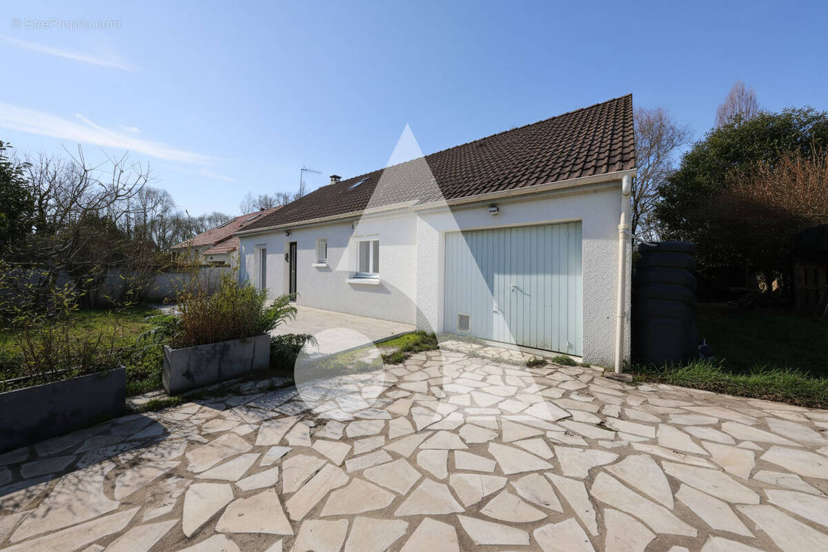 Maison à CORBEIL-ESSONNES