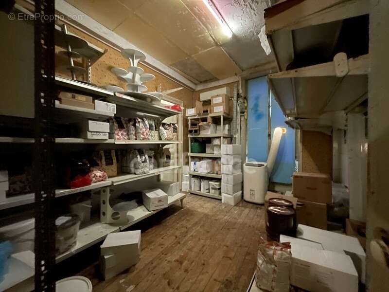 Commerce à BONNEUIL-MATOURS