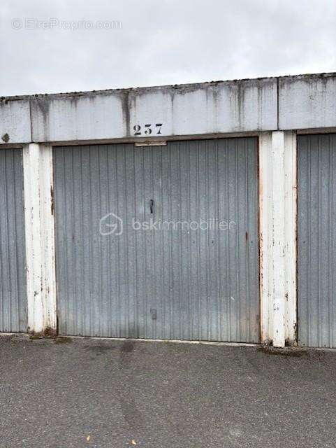 Parking à MONTATAIRE