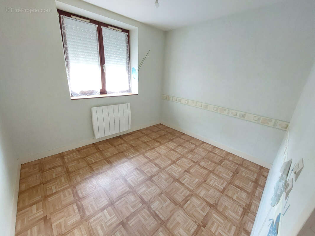 Maison à ARGENTRE-DU-PLESSIS